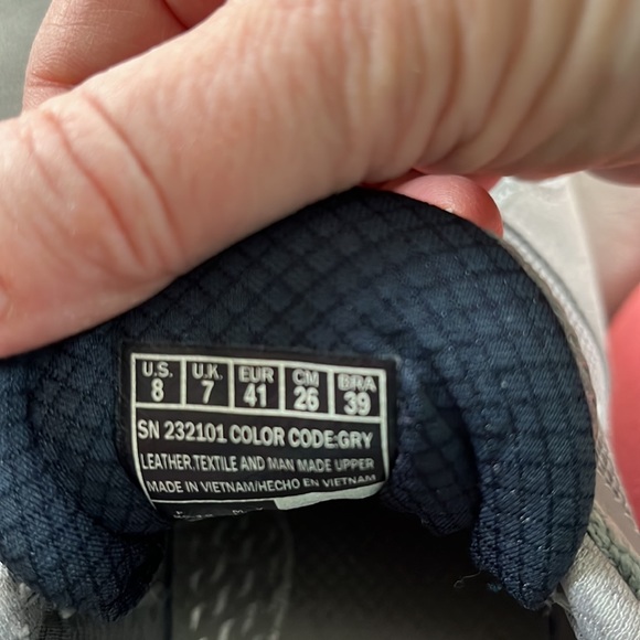 EUC Sketchers ArchFit sneakers, men’s size 8, gray, like new, worn twice - Picture 7 of 10